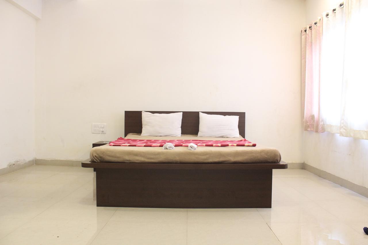 Malhar Bungalow Панчгани Экстерьер фото